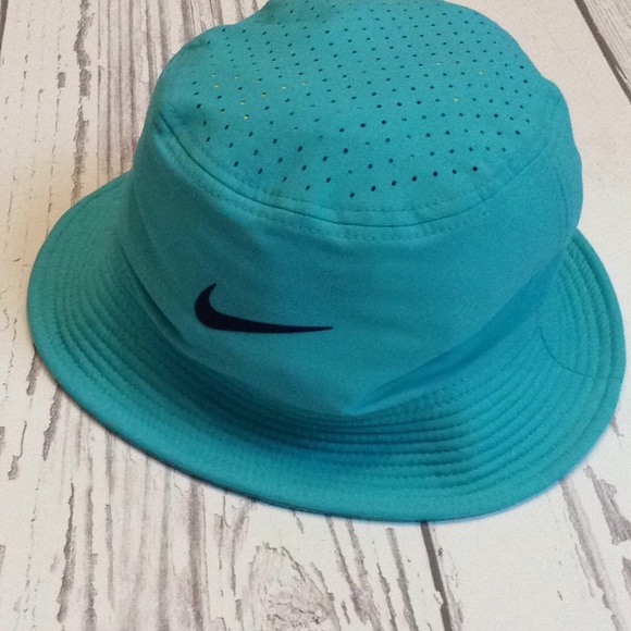 nike dri fit bucket hat